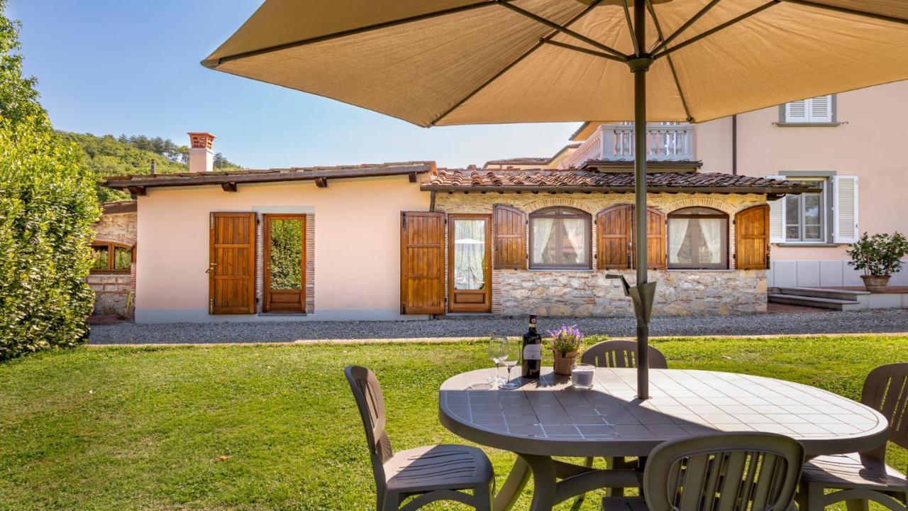 Il Cottage Di Patrizia Lucques Extérieur photo