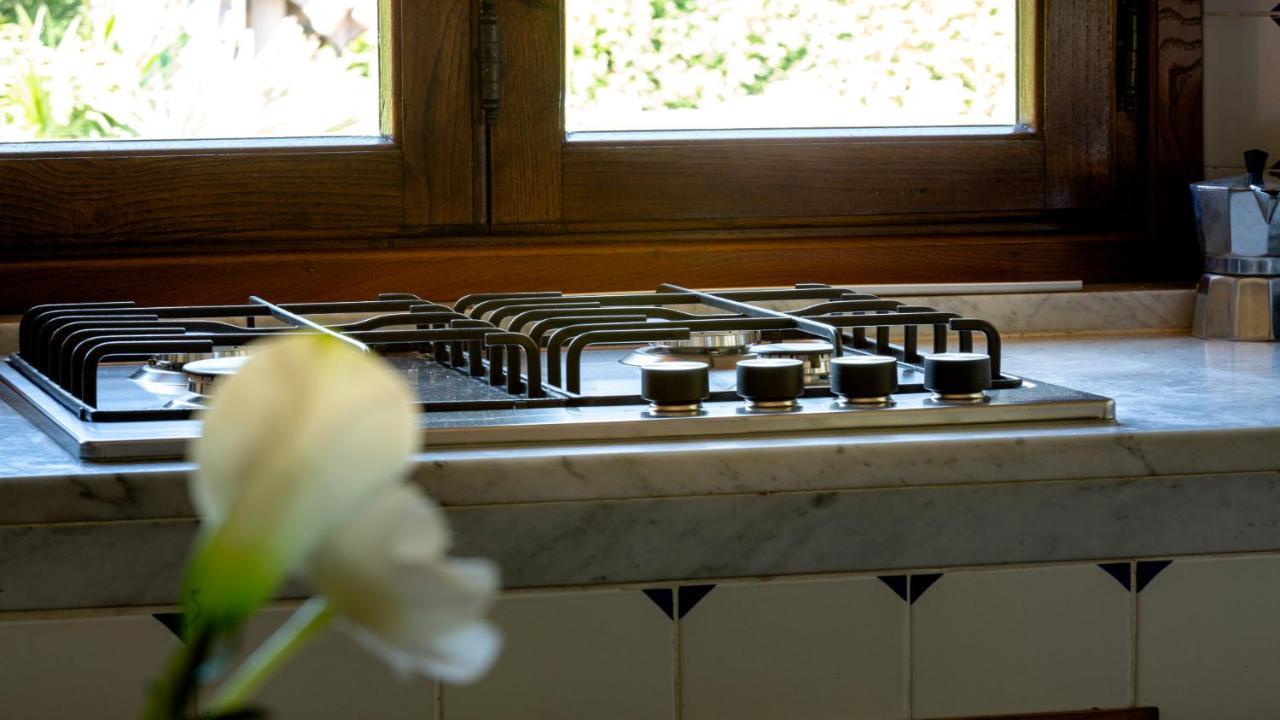 Il Cottage Di Patrizia Lucques Extérieur photo