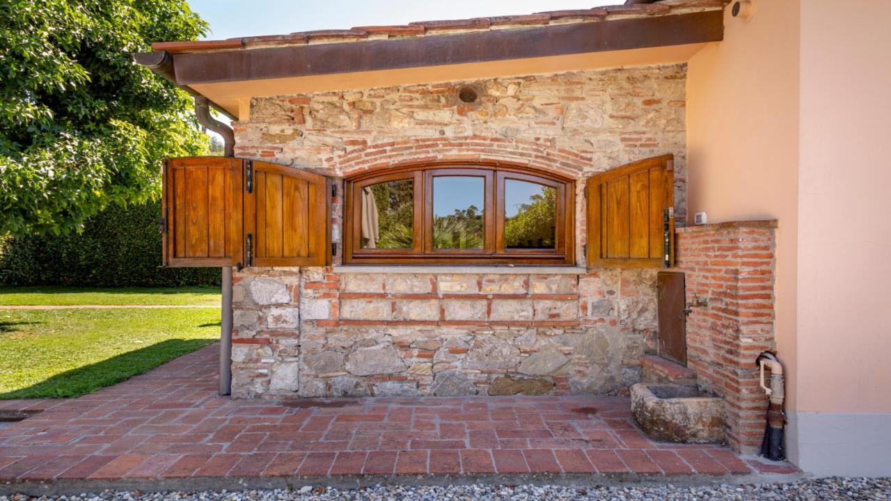 Il Cottage Di Patrizia Lucques Extérieur photo